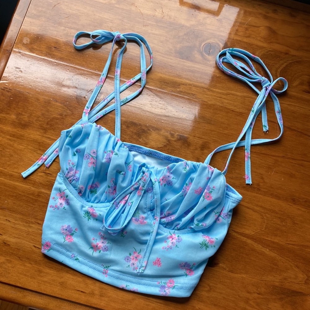 NWOT cropped strap top